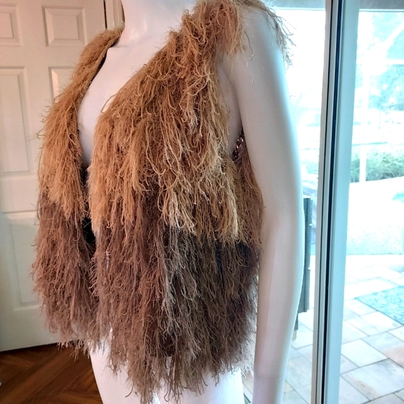 Mora Surf Boutique Cashmere String Vest. - Picture 2 of 13